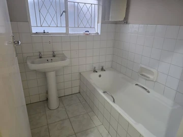 2 Bedroom Garden Flat