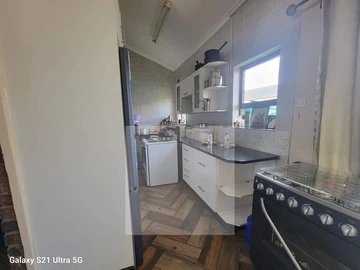 2 Bedroom Garden Flat