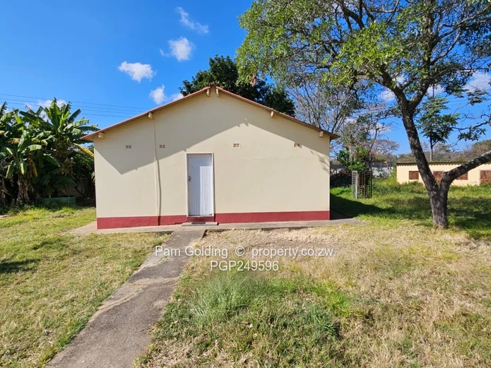 Expansive 4 Bedroom Family Home On 2 Acres