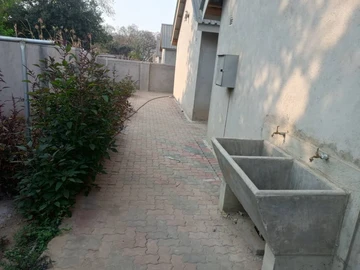 4 Bedroom Flat & Apartment