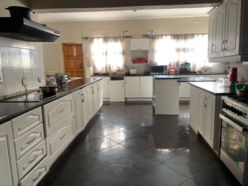 5 Bedroom House