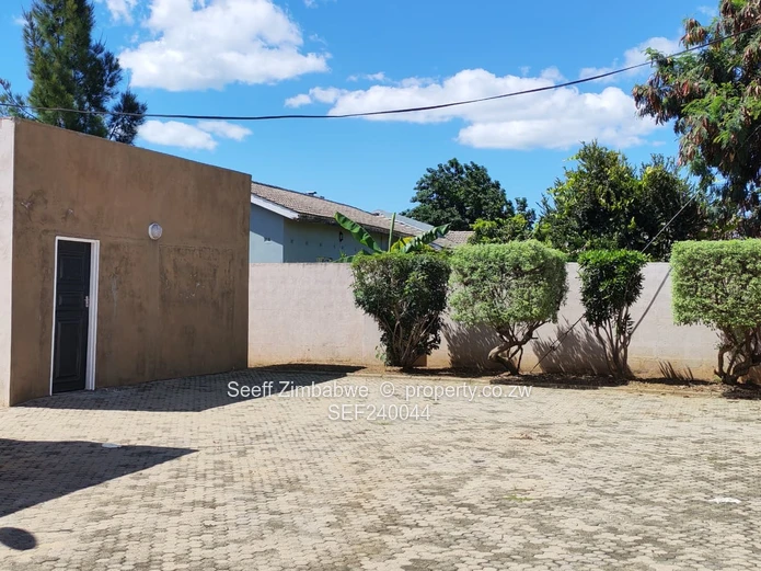 Selbourne Park | BULAWAYO Modern Family Home – Corner Stand