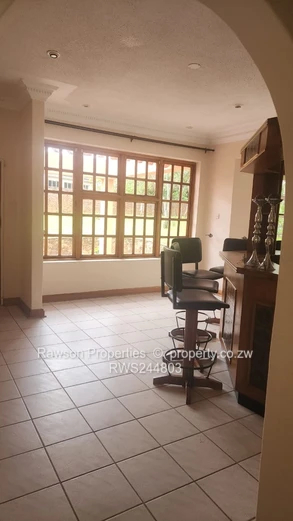 Beautiful 5 Bed House With Prolific Borehole!