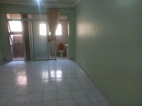 9 Bedroom House