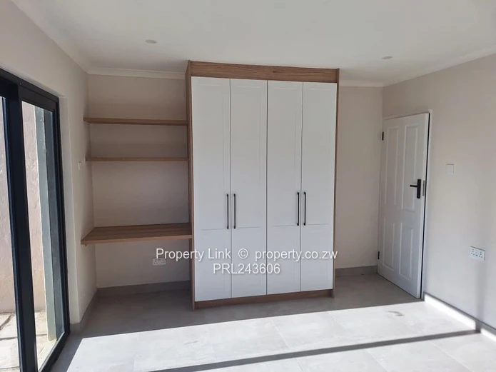 Modern Townhouse For Rent In Newlands