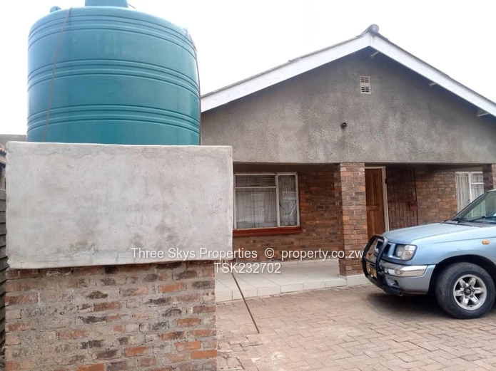 Budiriro House With Borehole