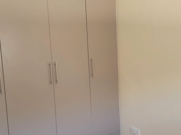 2 Bedroom Flat & Apartment