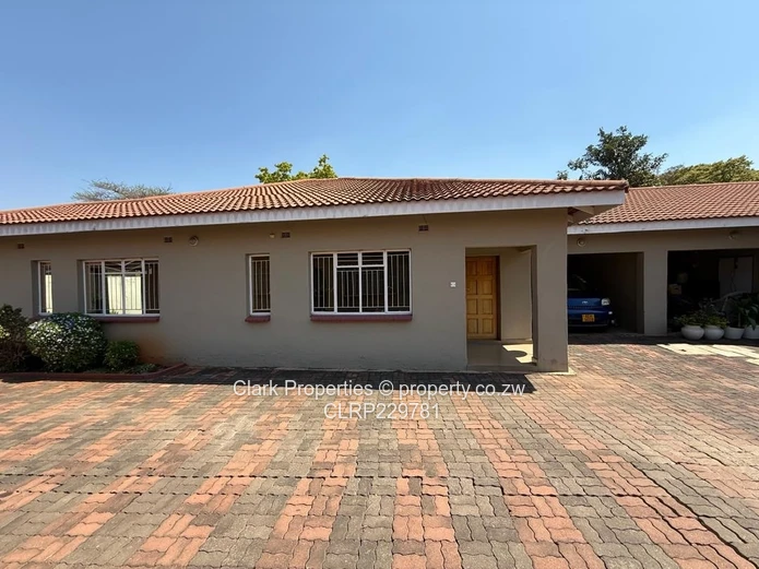 Townhouse To Let – Arcturus Road, Highlands