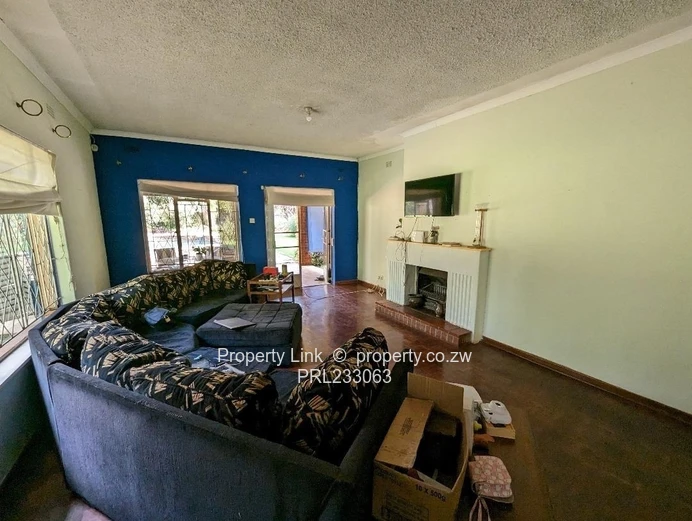 Borehole, Garden, Pool & Separate 1 Bed Self-Contained Cottage