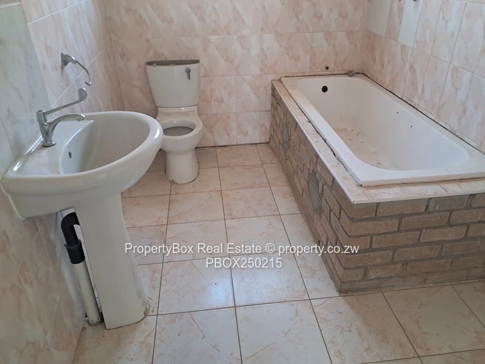 Damofalls Phase 4 House to rent available 1 July!