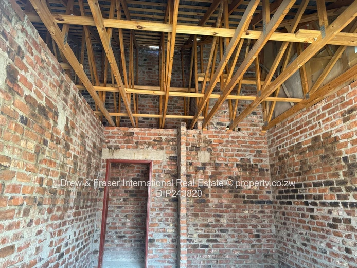 Unfinished 4-Bed House with Deed, Double Garage Zimre Park $75k (Sole Mandate)