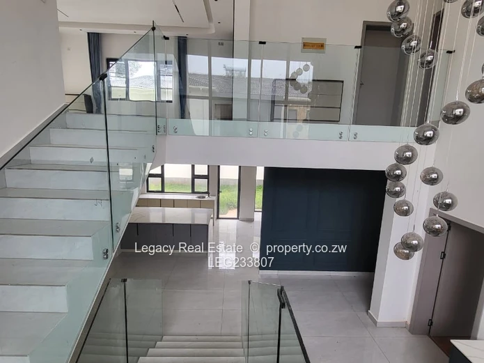 Exclusive High-End 5-Bedroom Residence in Pomona,Modern Luxury Living