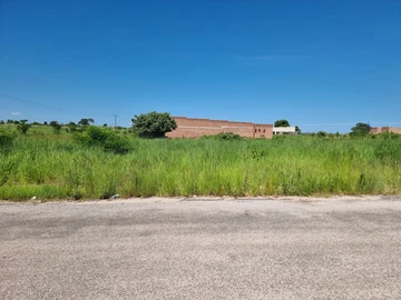 Commercial & Industrial Land