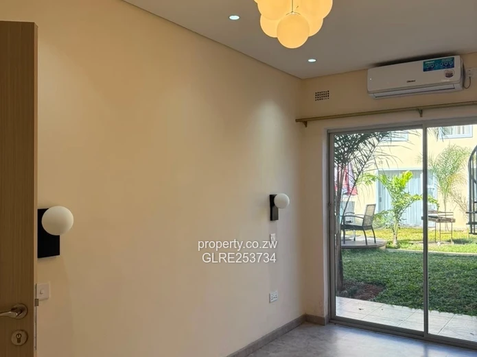 Sunlit Greystone Park 3-Bed Apartment — Balcony & Modern Baths