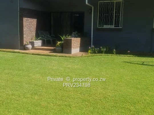 Gweru Daylesford Property for sale (4000sqm, 5beds, D+G, CCTV?)