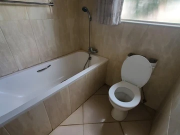 3 Bedroom Flat & Apartment