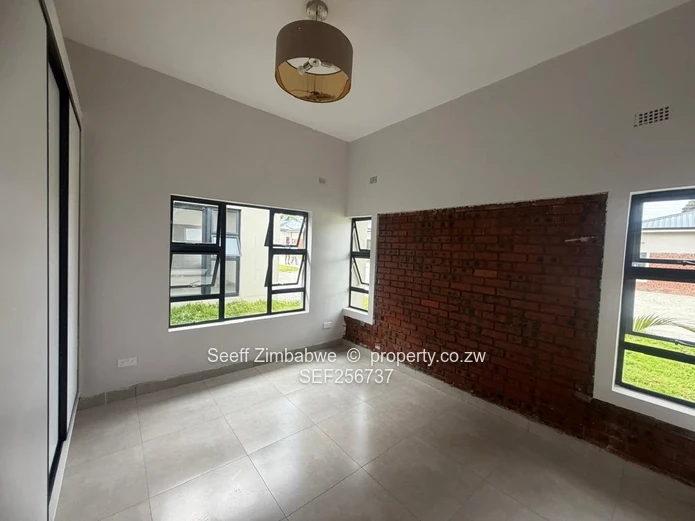 Spacious 3-Bed Face-Brick Home in Secure Hatfield Complex – $800/pm