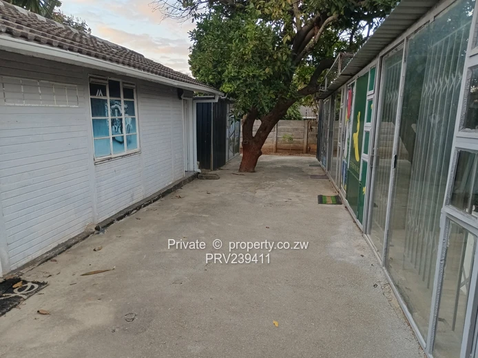 Shop/Office for Rent in Gunhill