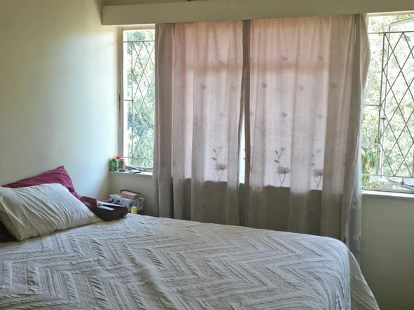 2 Bedroom Flat & Apartment
