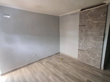 2 Bedroom Flat & Apartment