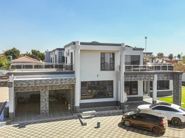 5 Bedroom House
