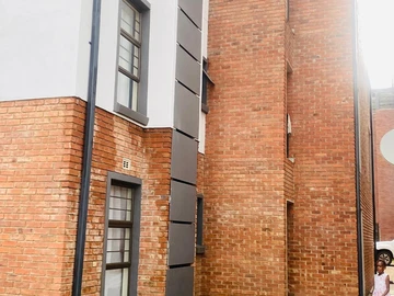 2 Bedroom Flat & Apartment