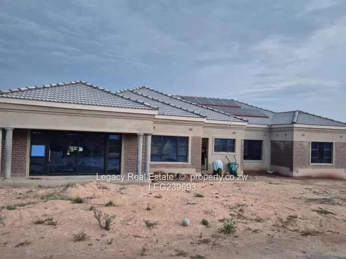 Highberry Kadoma Property For Sale Suitable For Residential Or Commercial Use