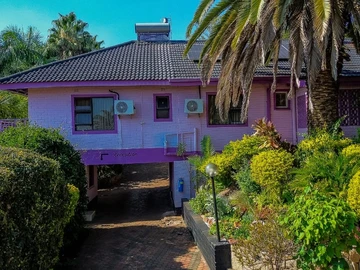 10 Bedroom House
