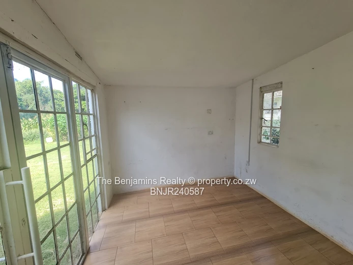 3 Bed 1 Bath Cottage to Let in Mt Pleasant 