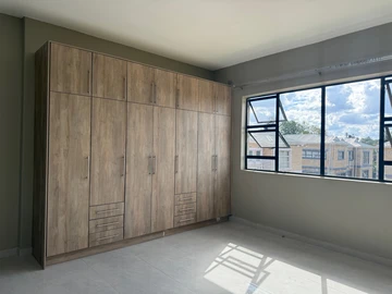 3 Bedroom Flat & Apartment