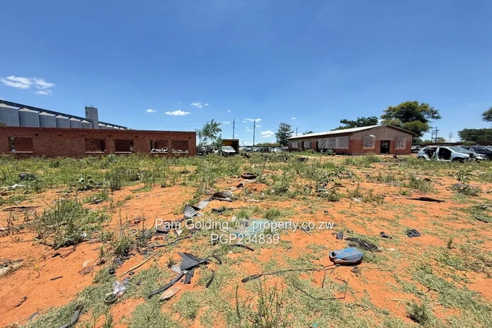 Versatile Commercial Stand In Kelvin West