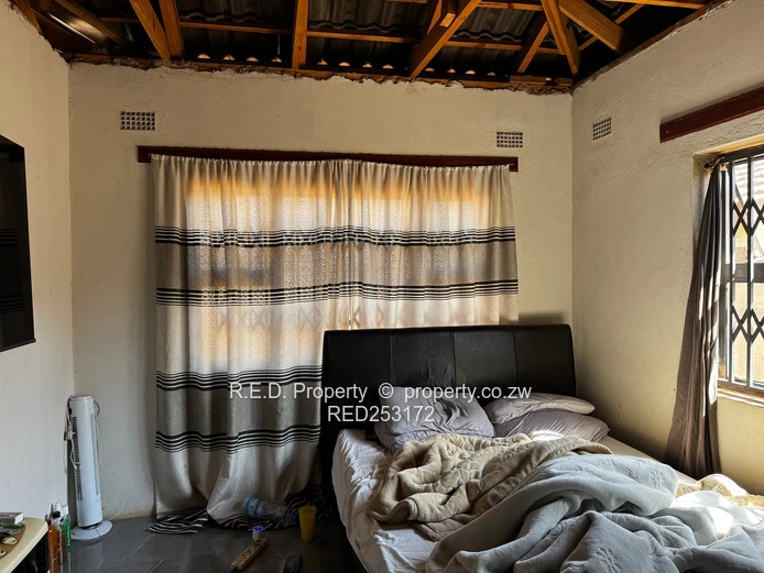 Family Home with Room to Make It Your Own In Mahatshula!