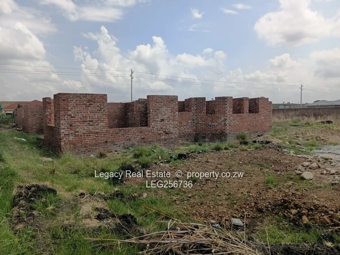 1250m² Serviced Stand in Sandton Park — Water, Sewer, Gravel roads ,borehole plus water tank 
