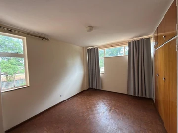 3 Bedroom Flat & Apartment