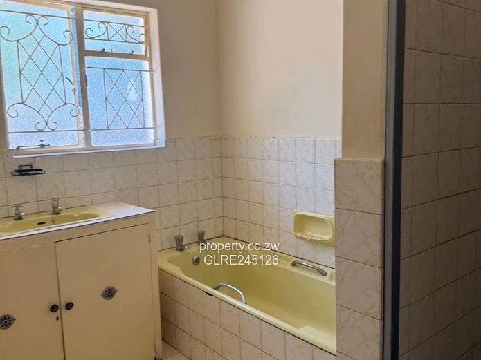 Spacious 5-Bed Greystone Park Home with Pool & Borehole