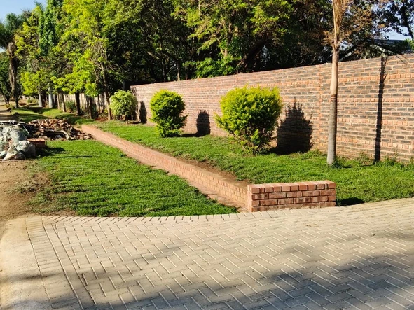 2 Bedroom Flat & Apartment