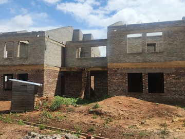 3 Bedroom Flat & Apartment