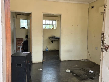 2 Bedroom Flat & Apartment