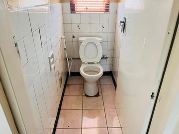 2 Bedroom Flat & Apartment