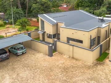 3 Bedroom Flat & Apartment