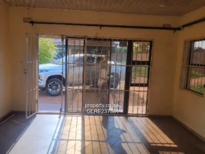 MT PLEASANT HEIGHTS Neat n spacious 3beds self-contained CLUSTER APARTMENT TO LET 