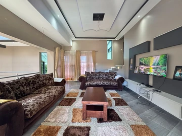 6 Bedroom House