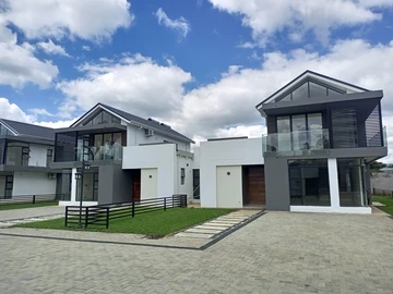 Stunning Modern Townhouse for Sale!