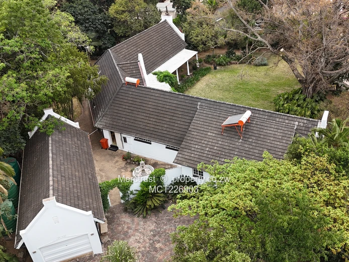 Gracious home in sought after location! (Sole Mandate)