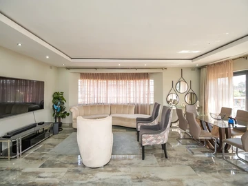 3 Bedroom Flat & Apartment