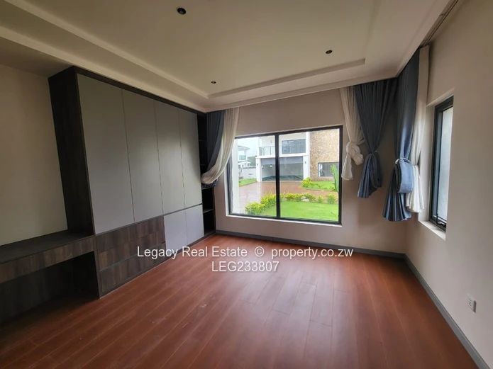 Exclusive High-End 5-Bedroom Residence in Pomona,Modern Luxury Living