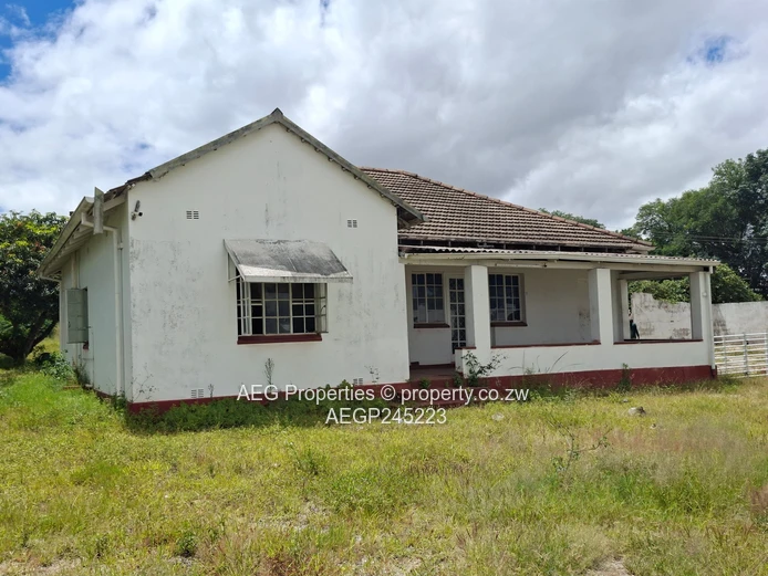 Prime 15,900 m² Hatfield Land- Warehouse & Main Road Frontage