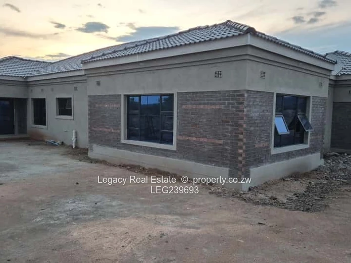 Highberry Kadoma Property For Sale Suitable For Residential Or Commercial Use