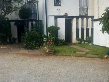 2 Bedroom Flat & Apartment