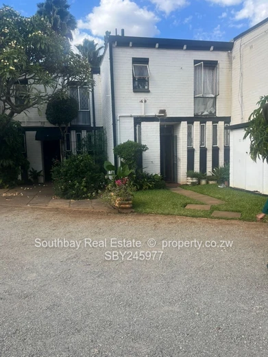 Charming Flat for Sale- Spacious and well Appointed. (Sole Mandate)